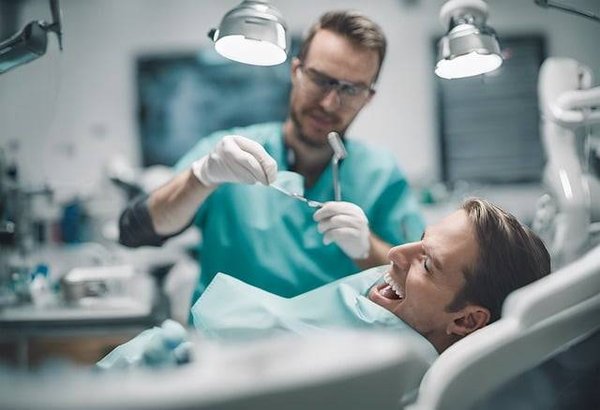 L'innovation en dentisterie : comment les lasers transforment les soins bucco-dentaires