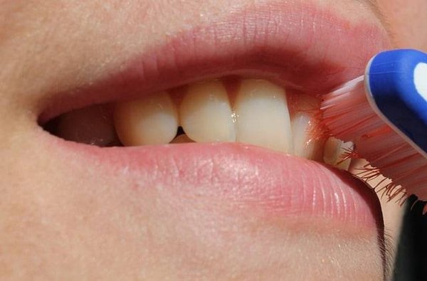 Les principaux coupables : comprendre les causes de la douleur dentaire